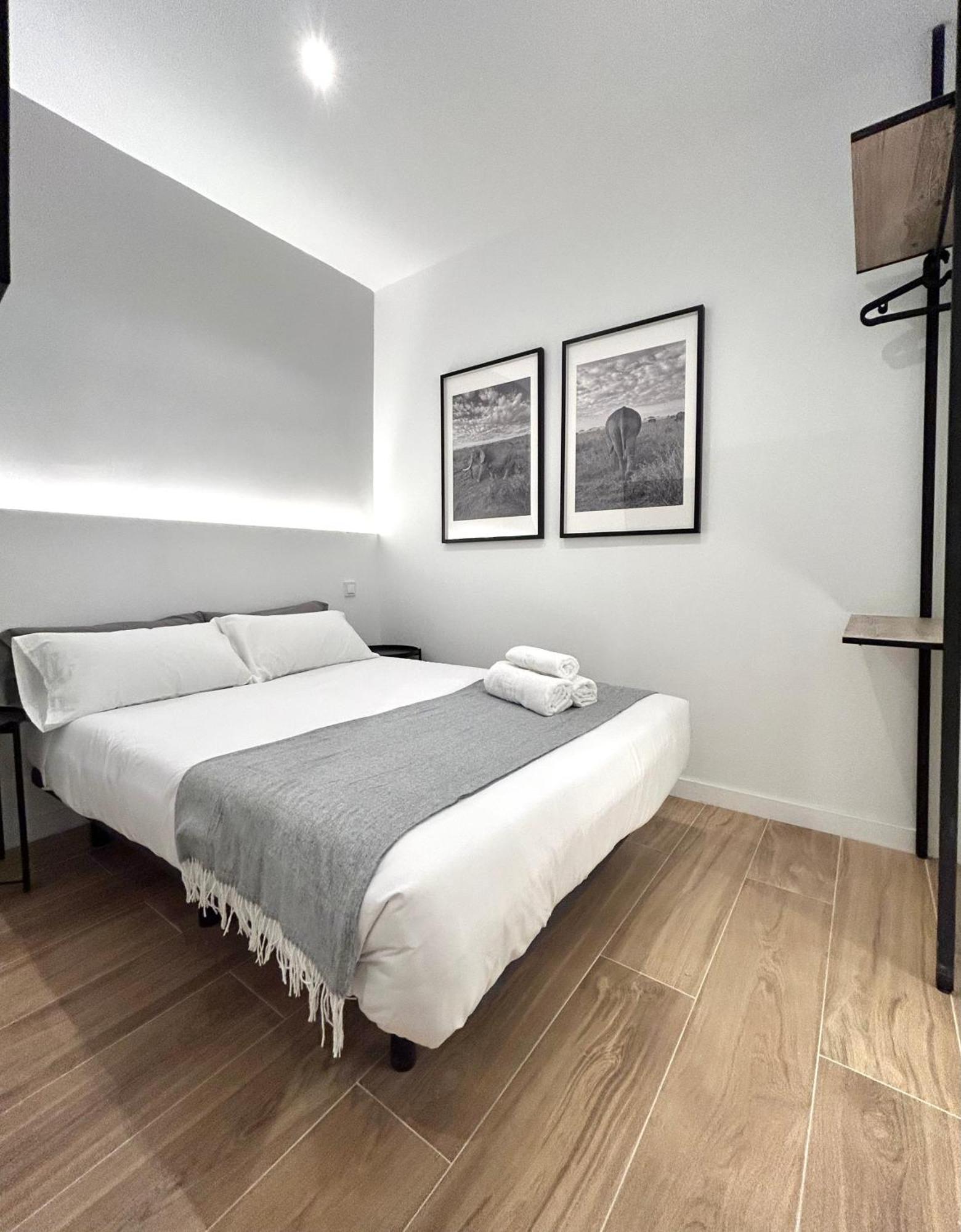 Casa De Huespedes San Andres Hotell Madrid Exteriör bild
