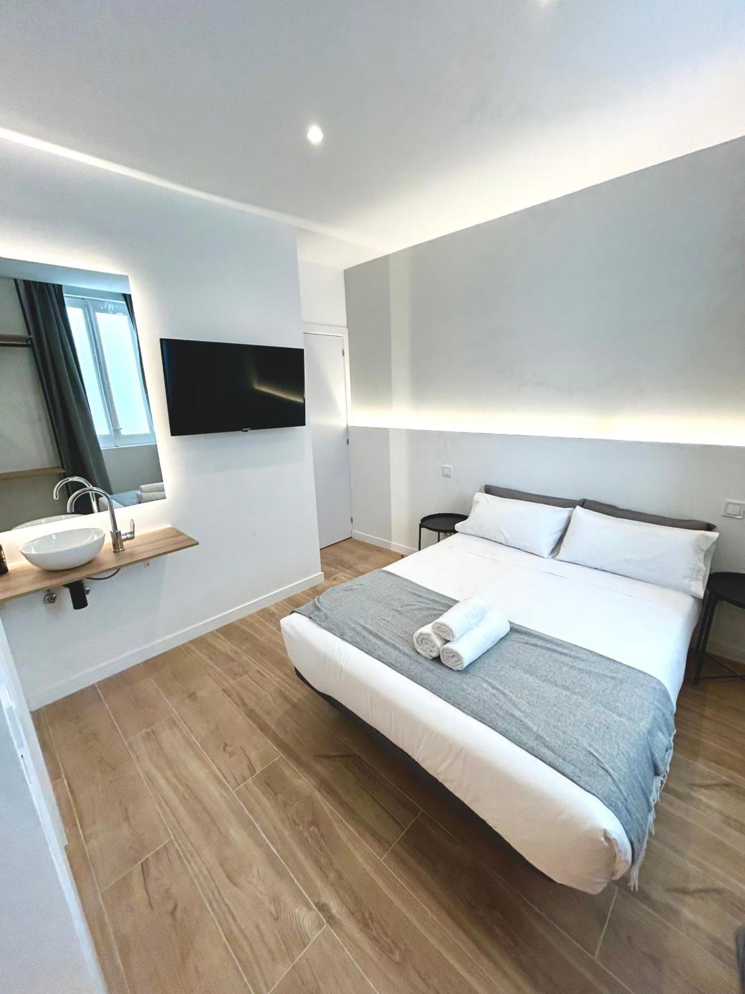 Casa De Huespedes San Andres Hotell Madrid Exteriör bild
