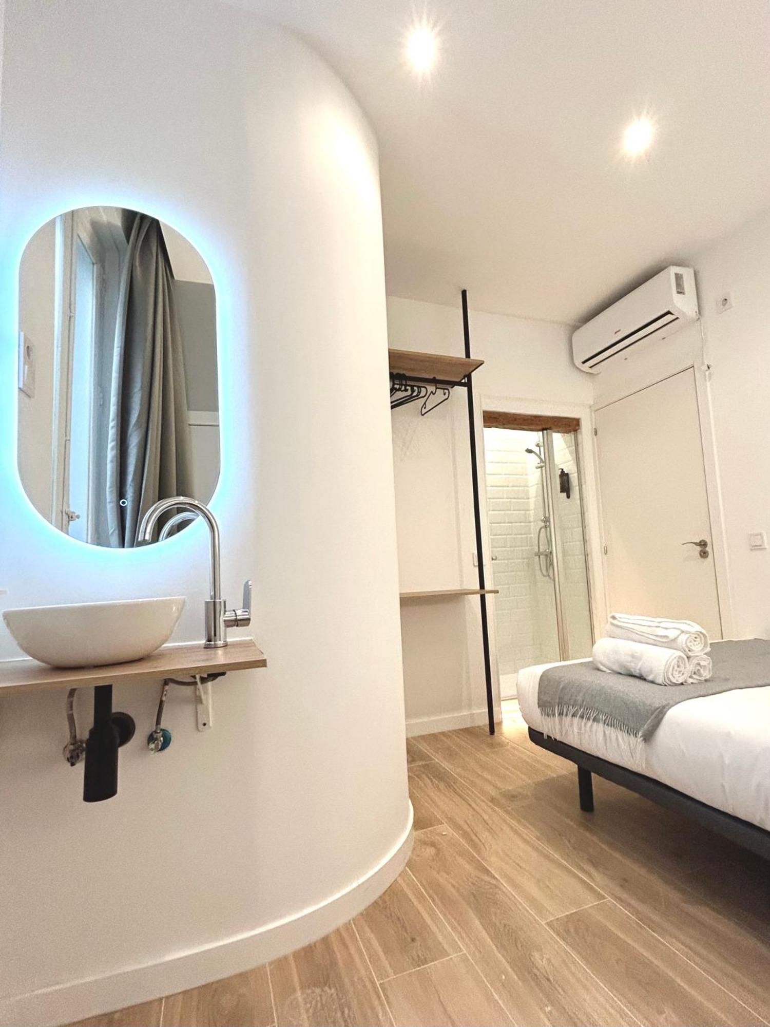 Casa De Huespedes San Andres Hotell Madrid Exteriör bild