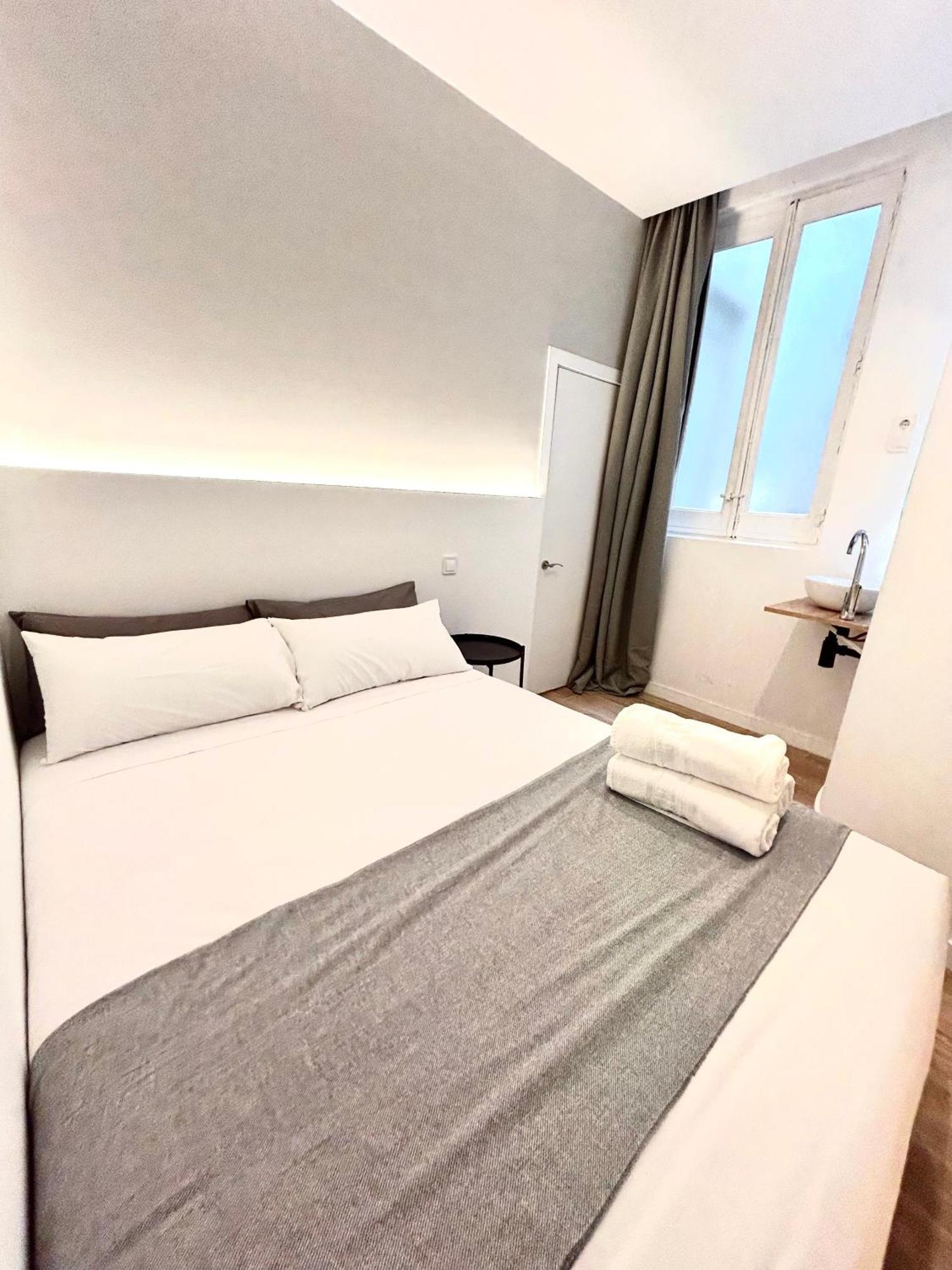 Casa De Huespedes San Andres Hotell Madrid Exteriör bild