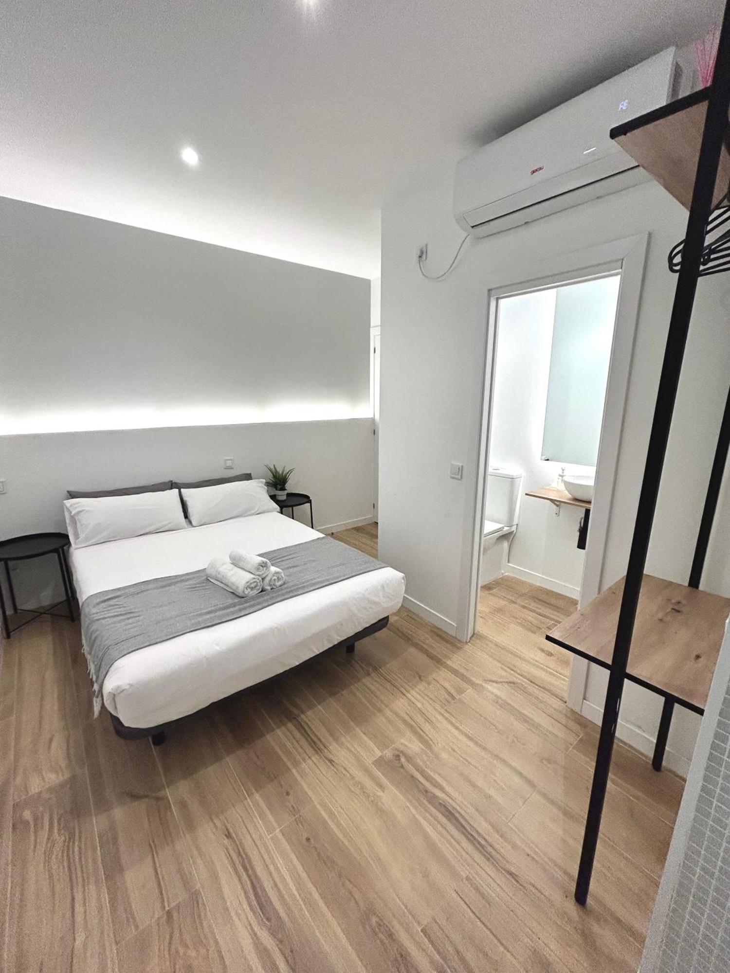 Casa De Huespedes San Andres Hotell Madrid Exteriör bild